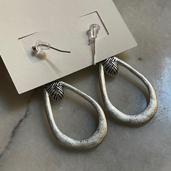 The SAK Hammered Teardrop Earring - Picture 5 of 5